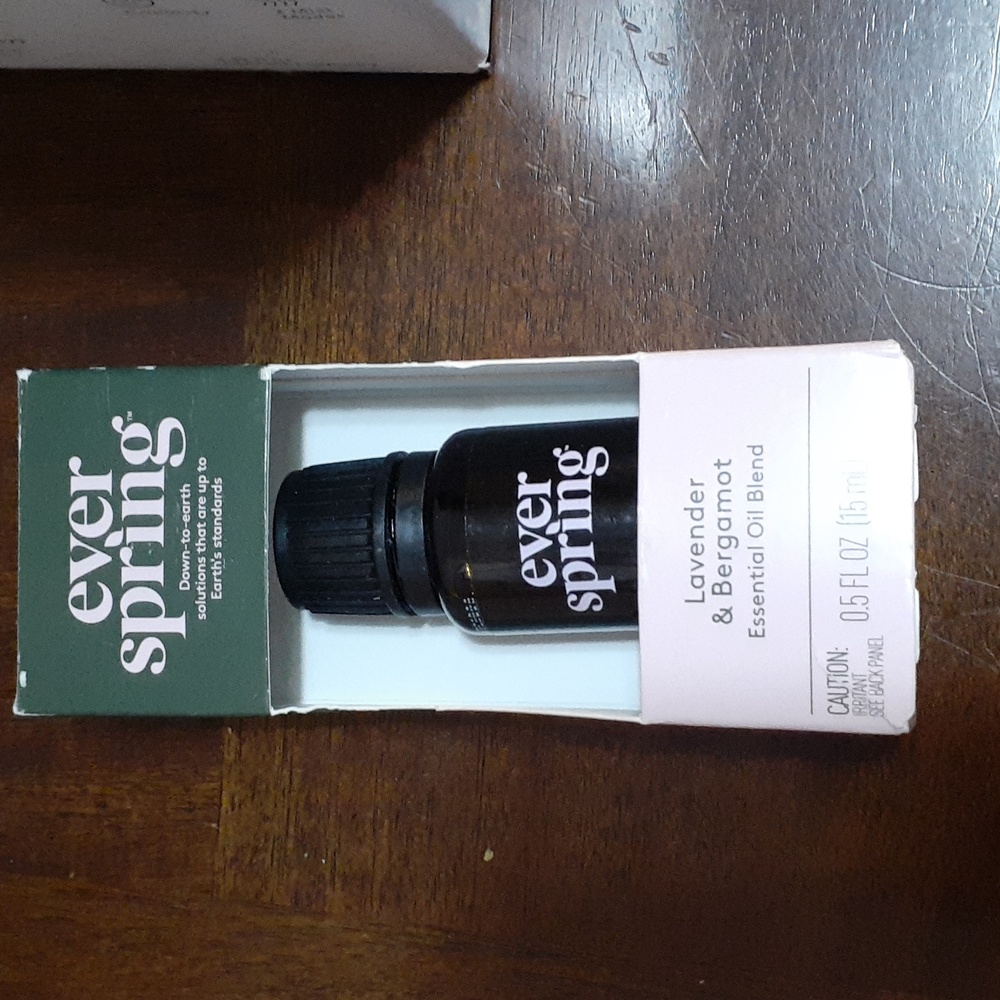 NIB Ultrasonic diffuser - Picture 4 of 5